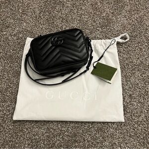 GUCCI GG MARMONT MINI SHOULDER BAG